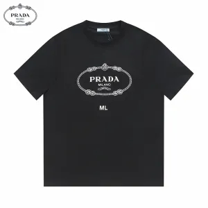 【2026】【PRADA 公式旗艦店】プラダ Tシャツご好評に付き再入荷! 【2026】【PRADA 公式旗艦店】プラダ Tシャツご好評に付き再入荷!