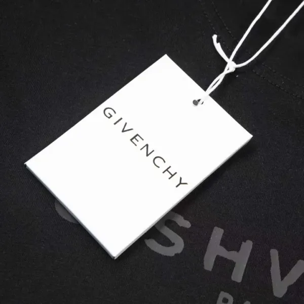 【2026】【GIVENCHY 公式旗艦店】ジバンシー   Tシャツ ご好評に付き再入荷！