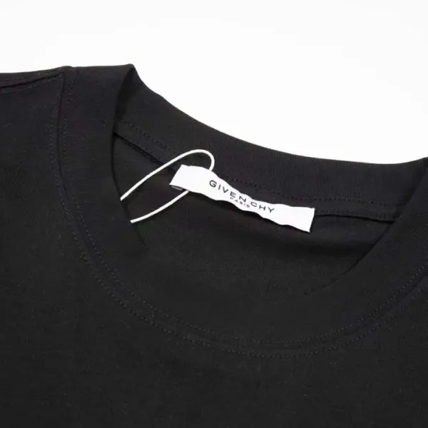 【2026】【GIVENCHY 公式旗艦店】ジバンシー   Tシャツ ご好評に付き再入荷！