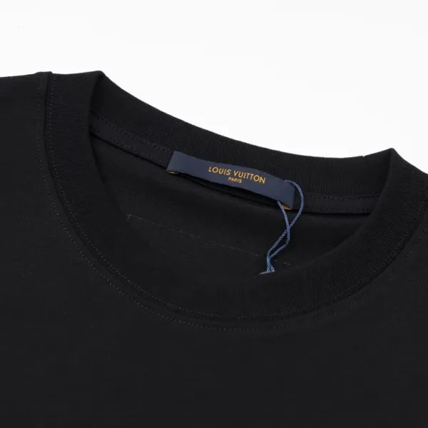 【2026】【LOUIS VUITTON 公式旗艦店】ルイヴィトン  Tシャツ   ご好評に付き再入荷！