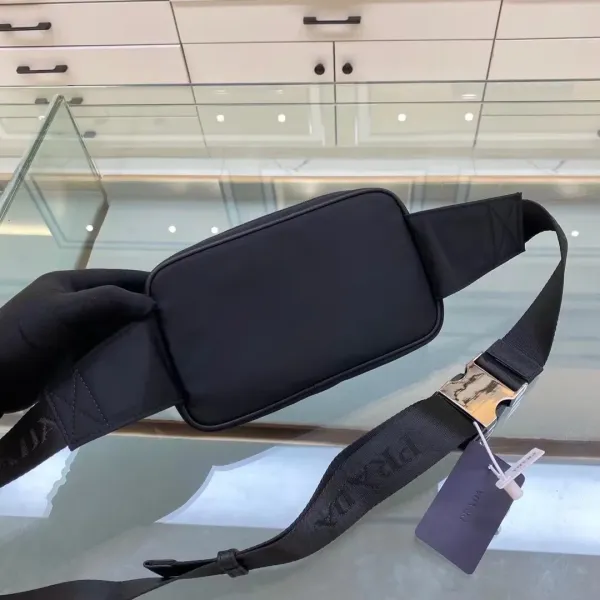 【2026】【PRADA 公式旗艦店】プラダ ウエストポーチ 当日出荷 好評に付き再入荷21*12.5*4.5CM 【2026】【PRADA 公式旗艦店】プラダ ウエストポーチ 当日出荷 好評に付き再入荷21*12.5*4.5CM