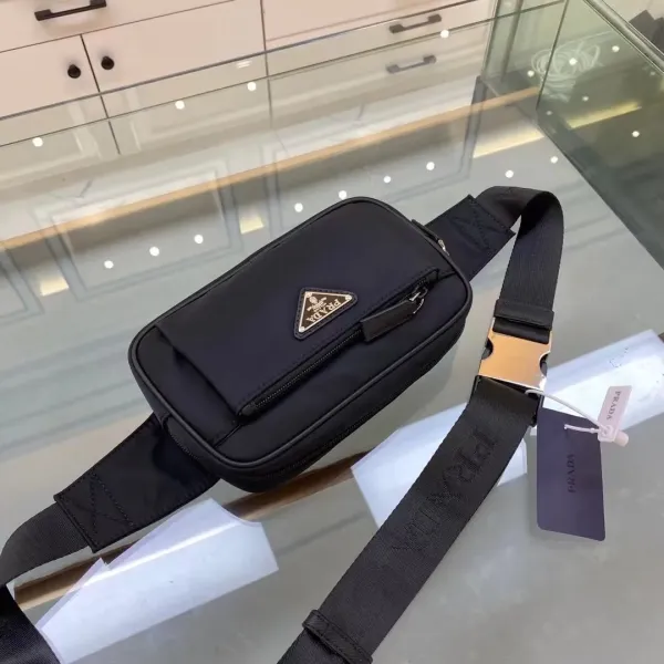 【2026】【PRADA 公式旗艦店】プラダ ウエストポーチ 当日出荷 好評に付き再入荷21*12.5*4.5CM 【2026】【PRADA 公式旗艦店】プラダ ウエストポーチ 当日出荷 好評に付き再入荷21*12.5*4.5CM