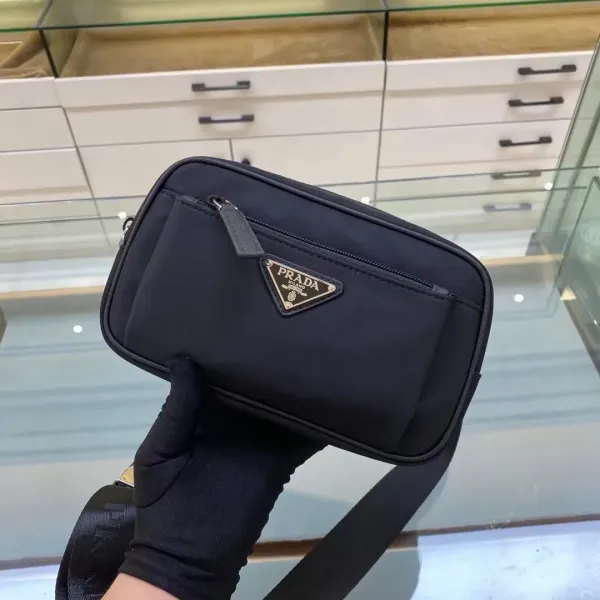 【2026】【PRADA 公式旗艦店】プラダ ウエストポーチ 当日出荷 好評に付き再入荷21*12.5*4.5CM 【2026】【PRADA 公式旗艦店】プラダ ウエストポーチ 当日出荷 好評に付き再入荷21*12.5*4.5CM