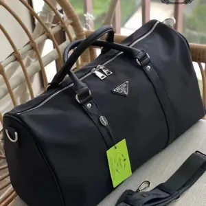 【2026】【PRADA  公式旗艦店】プラダ  旅行かばん 当日出荷 好評に付き再入荷！46*26CM