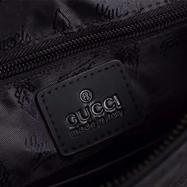 【2026】【GUCCI 公式 旗艦店】クッチ  ショルダーバッグ 当日出荷 好評に付き再入荷！25*27*6CM