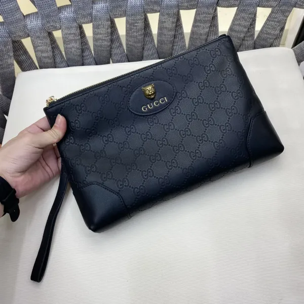 【2026】【GUCCI 公式 旗艦店】クッチ クラッチバッグ 当日出荷 好評に付き再入荷!28*19*3CM 【2026】【GUCCI 公式 旗艦店】クッチ クラッチバッグ 当日出荷 好評に付き再入荷!28*19*3CM