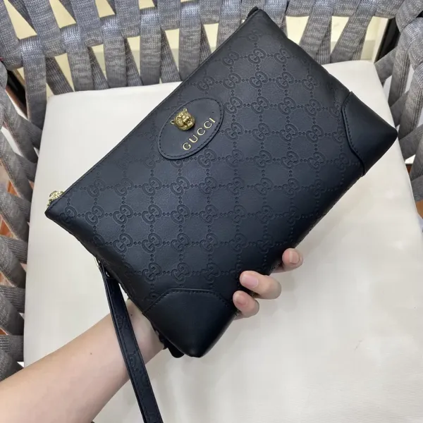 【2026】【GUCCI 公式 旗艦店】クッチ クラッチバッグ 当日出荷 好評に付き再入荷!28*19*3CM 【2026】【GUCCI 公式 旗艦店】クッチ クラッチバッグ 当日出荷 好評に付き再入荷!28*19*3CM