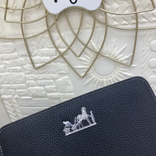 【2026】【HERMES 公式 旗艦店】エルメス クラッチバッグ 当日出荷 好評に付き再入荷!27*17*5CM 【2026】【HERMES 公式 旗艦店】エルメス クラッチバッグ 当日出荷 好評に付き再入荷!27*17*5CM