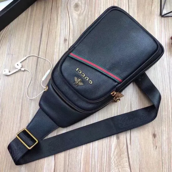 【2026】【GUCCI 公式 旗艦店】クッチ 胸ポケット 当日出荷 好評に付き再入荷!28*18*7CM 【2026】【GUCCI 公式 旗艦店】クッチ 胸ポケット 当日出荷 好評に付き再入荷!28*18*7CM