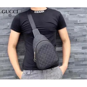 【2026】【GUCCI 公式 旗艦店】クッチ  胸ポケット 当日出荷 好評に付き再入荷！19*20*5CM