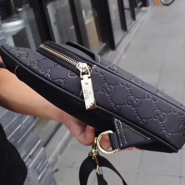 【2026】【GUCCI 公式 旗艦店】クッチ  胸ポケット 当日出荷 好評に付き再入荷！19*20*5CM