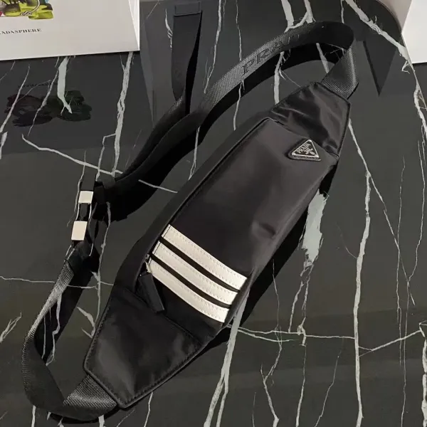 【2026】【PRADA 公式 旗艦店】プラダ  ウエストポーチ 当日出荷 好評に付き再入荷！26*12*7CM