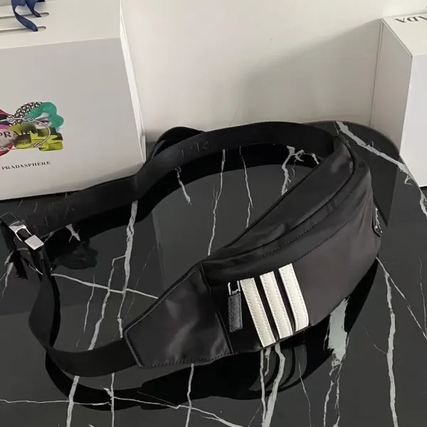 【2026】【PRADA 公式 旗艦店】プラダ  ウエストポーチ 当日出荷 好評に付き再入荷！26*12*7CM