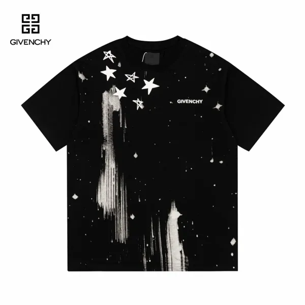 【2026】【GIVENCHY 公式旗艦店】ジバンシー   Tシャツ ご好評に付き再入荷！