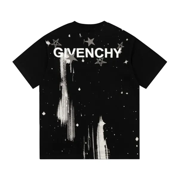 【2026】【GIVENCHY 公式旗艦店】ジバンシー   Tシャツ ご好評に付き再入荷！