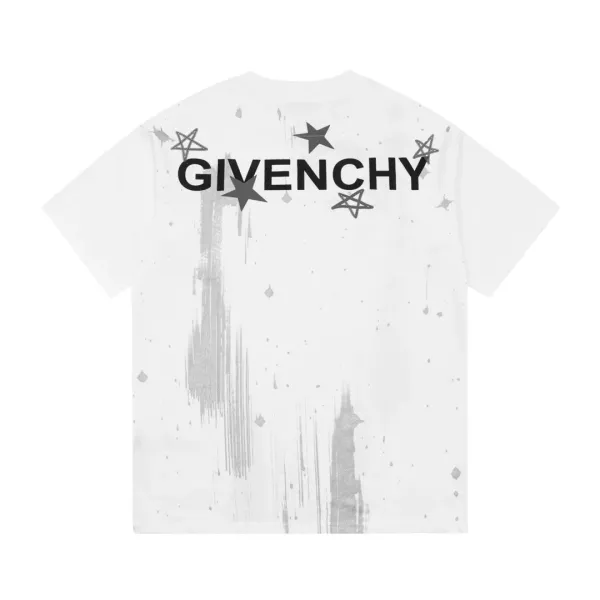 【2026】【GIVENCHY 公式旗艦店】ジバンシー   Tシャツ ご好評に付き再入荷！