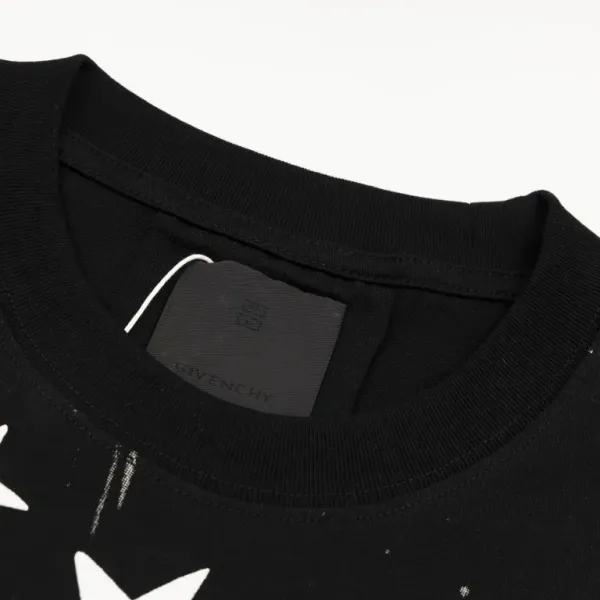 【2026】【GIVENCHY 公式旗艦店】ジバンシー   Tシャツ ご好評に付き再入荷！