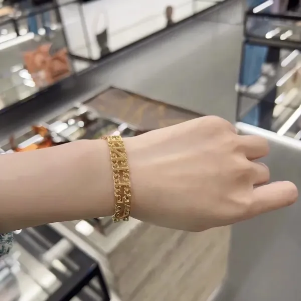 【2026】【CELINE】ブレスレット、ファッションシンプルなスタイル 【2026】【CELINE】ブレスレット、ファッションシンプルなスタイル