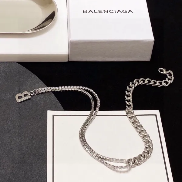 【2026】【BALENCIAGA】ネックレス、新しいネックレス万能シンプルファッションオーナメント 【2026】【BALENCIAGA】ネックレス、新しいネックレス万能シンプルファッションオーナメント
