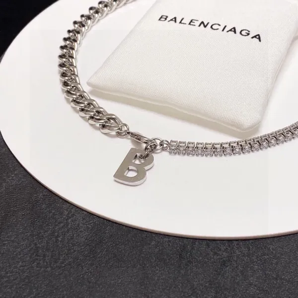 【2026】【BALENCIAGA】ネックレス、新しいネックレス万能シンプルファッションオーナメント 【2026】【BALENCIAGA】ネックレス、新しいネックレス万能シンプルファッションオーナメント