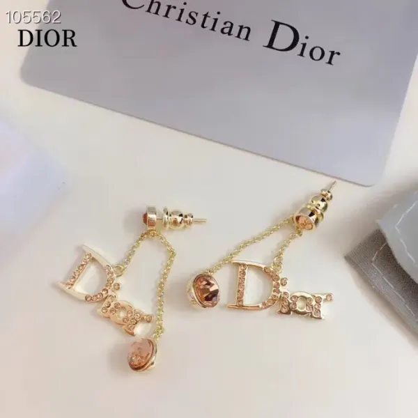 【2026】【DIOR】ディオール ファッションスタイルのイヤリング 【2026】【DIOR】ディオール ファッションスタイルのイヤリング
