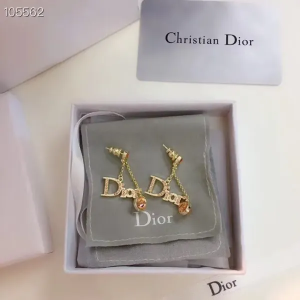【2026】【DIOR】ディオール ファッションスタイルのイヤリング 【2026】【DIOR】ディオール ファッションスタイルのイヤリング