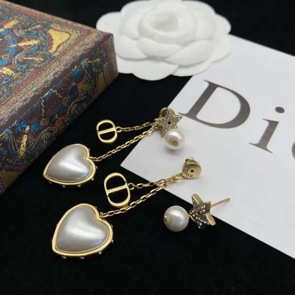 【2026】【DIOR】ディオール ファッションスタイルのイヤリング 【2026】【DIOR】ディオール ファッションスタイルのイヤリング
