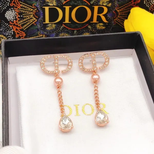 【2026】【DIOR】ディオール ファッションスタイルのイヤリング 【2026】【DIOR】ディオール ファッションスタイルのイヤリング