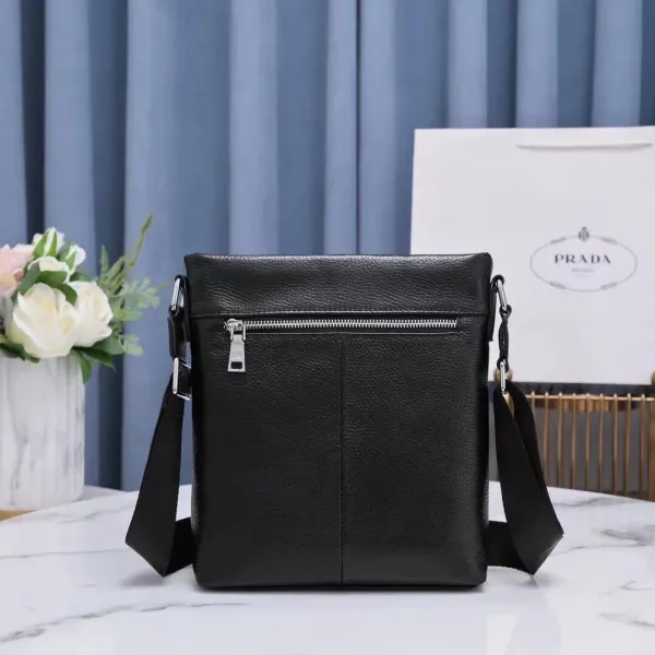 【2026】【 PRADA 公式旗艦店】プラダ ショルダーバッグ 当日出荷 好評に付き再入荷!23*27*5CM 【2026】【 PRADA 公式旗艦店】プラダ ショルダーバッグ 当日出荷 好評に付き再入荷!23*27*5CM