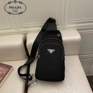 【2026】【 PRADA 公式旗艦店】プラダ 胸ポケット 当日出荷 好評に付き再入荷!29*17*6.5CM 【2026】【 PRADA 公式旗艦店】プラダ 胸ポケット 当日出荷 好評に付き再入荷!29*17*6.5CM