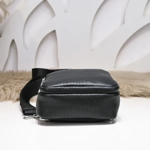 【2026】【 PRADA 公式旗艦店】プラダ   胸ポケット  当日出荷 好評に付き再入荷！27*18*7CM