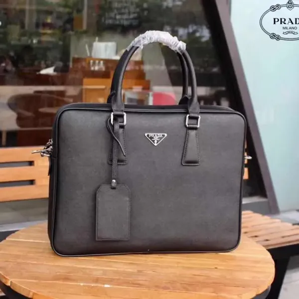 【2026】【PRADA 公式旗艦店】プラダ ブリーフケース当日出荷 好評に付き再入荷!39*30*6.5CM 【2026】【PRADA 公式旗艦店】プラダ ブリーフケース当日出荷 好評に付き再入荷!39*30*6.5CM