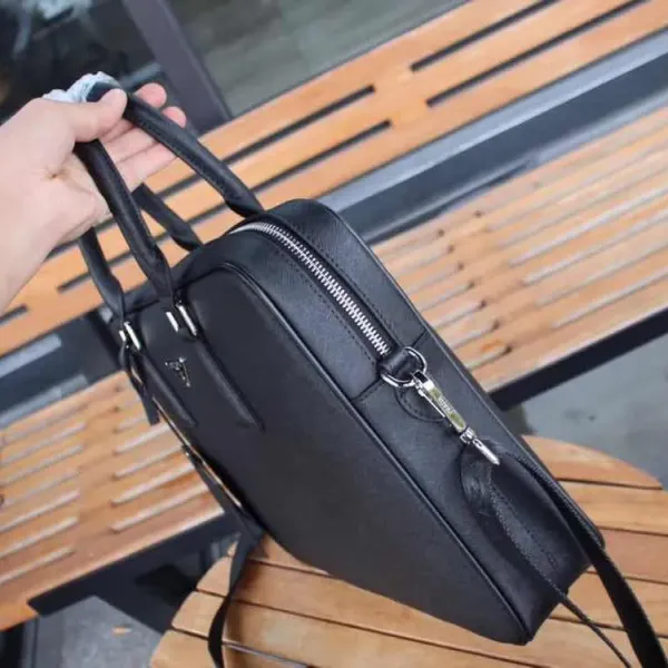 【2026】【PRADA 公式旗艦店】プラダ ブリーフケース当日出荷 好評に付き再入荷!39*30*6.5CM 【2026】【PRADA 公式旗艦店】プラダ ブリーフケース当日出荷 好評に付き再入荷!39*30*6.5CM