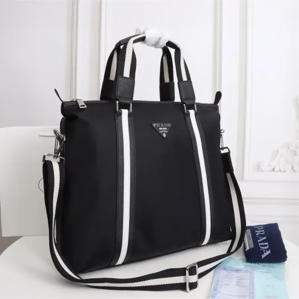 【2026】【PRADA 公式旗艦店】プラダ ハンドバッグ 当日出荷 好評に付き再入荷!40*36*13CM 【2026】【PRADA 公式旗艦店】プラダ ハンドバッグ 当日出荷 好評に付き再入荷!40*36*13CM