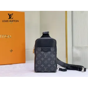 【2026】【LOUIS VUITTON  公式 旗艦店】 ルイヴィトン   胸ポケット当日出荷 好評に付き再入荷！13*21*5CM