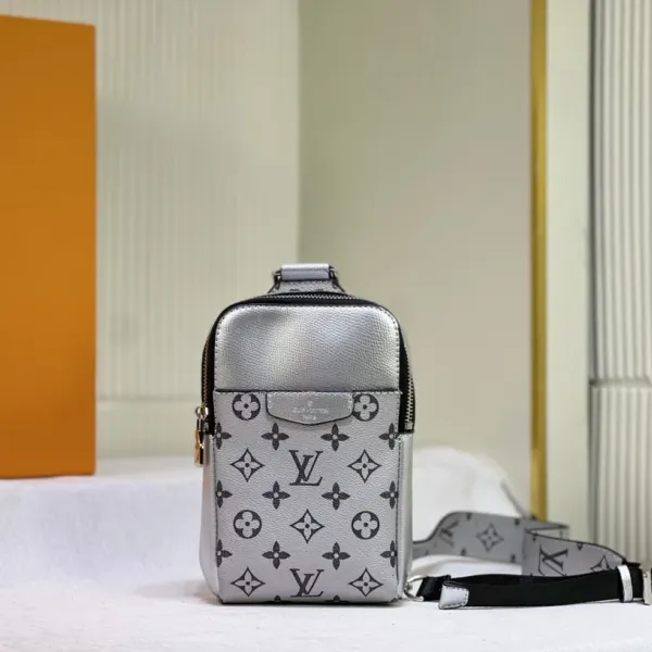 【2026】【LOUIS VUITTON 公式 旗艦店】 ルイヴィトン 胸ポケット当日出荷 好評に付き再入荷!13*21*5CM 【2026】【LOUIS VUITTON 公式 旗艦店】 ルイヴィトン 胸ポケット当日出荷 好評に付き再入荷!13*21*5CM