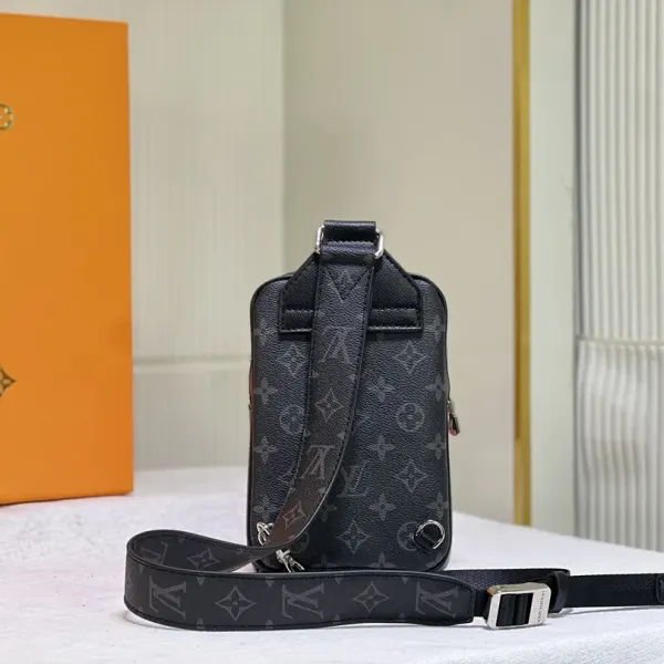 【2026】【LOUIS VUITTON 公式 旗艦店】 ルイヴィトン 胸ポケット当日出荷 好評に付き再入荷!13*21*5CM 【2026】【LOUIS VUITTON 公式 旗艦店】 ルイヴィトン 胸ポケット当日出荷 好評に付き再入荷!13*21*5CM