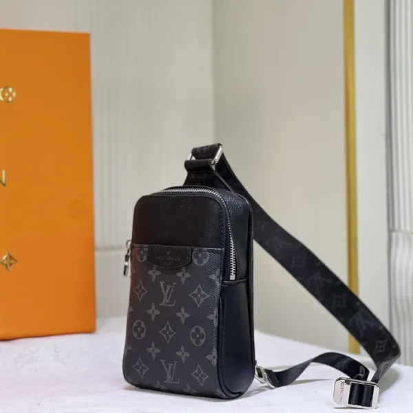 【2026】【LOUIS VUITTON 公式 旗艦店】 ルイヴィトン 胸ポケット当日出荷 好評に付き再入荷!13*21*5CM 【2026】【LOUIS VUITTON 公式 旗艦店】 ルイヴィトン 胸ポケット当日出荷 好評に付き再入荷!13*21*5CM