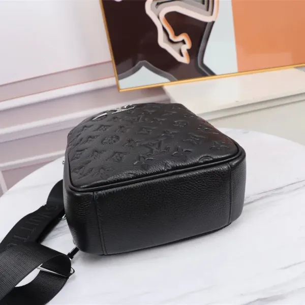 【2026】LV【LOUIS VUITTON 公式 旗艦店】 ルイヴィトン 胸ポケット当日出荷 好評に付き再入荷!29*16*6CM 【2026】LV【LOUIS VUITTON 公式 旗艦店】 ルイヴィトン 胸ポケット当日出荷 好評に付き再入荷!29*16*6CM