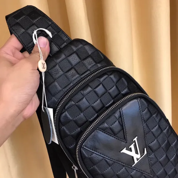 【2026】【LOUIS VUITTON 公式 旗艦店】 ルイヴィトン 胸ポケット当日出荷 好評に付き再入荷!30*18*7CM 【2026】【LOUIS VUITTON 公式 旗艦店】 ルイヴィトン 胸ポケット当日出荷 好評に付き再入荷!30*18*7CM