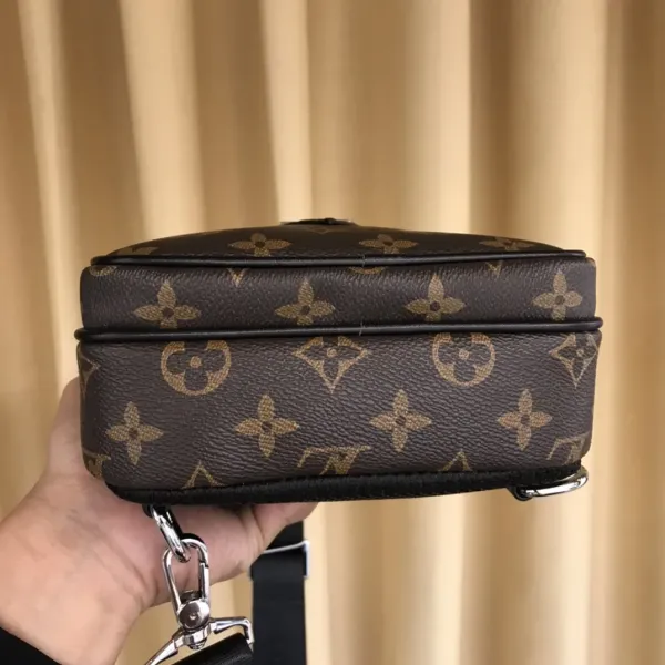 【2026】【LOUIS VUITTON  公式 旗艦店】 ルイヴィトン   胸ポケット当日出荷 好評に付き再入荷！29*16*6CM
