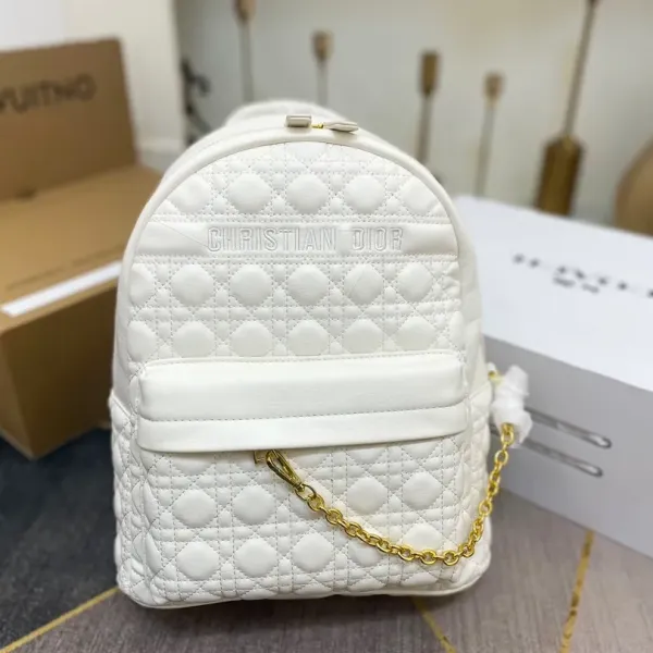 【2026】【DIOR 公式旗艦店】 ディオール リュックサック 当日出荷 好評に付き再入荷!26*30CM 【2026】【DIOR 公式旗艦店】 ディオール リュックサック 当日出荷 好評に付き再入荷!26*30CM