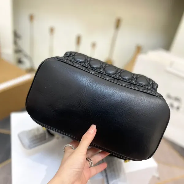 【2026】【DIOR 公式旗艦店】 ディオール リュックサック 当日出荷 好評に付き再入荷!26*30CM 【2026】【DIOR 公式旗艦店】 ディオール リュックサック 当日出荷 好評に付き再入荷!26*30CM