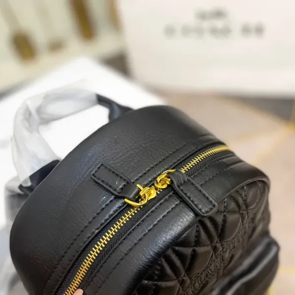 【2026】【DIOR 公式旗艦店】 ディオール リュックサック 当日出荷 好評に付き再入荷!26*30CM 【2026】【DIOR 公式旗艦店】 ディオール リュックサック 当日出荷 好評に付き再入荷!26*30CM