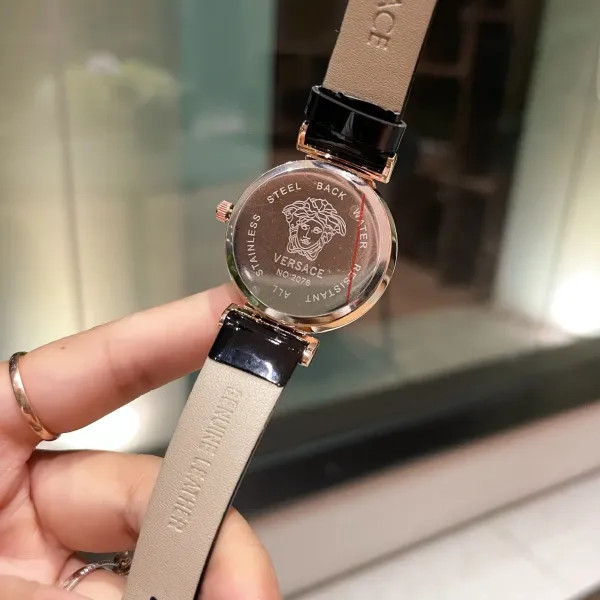 【2026】VERSACE  ( ヴェルサーチ)  腕時計 32*10MM