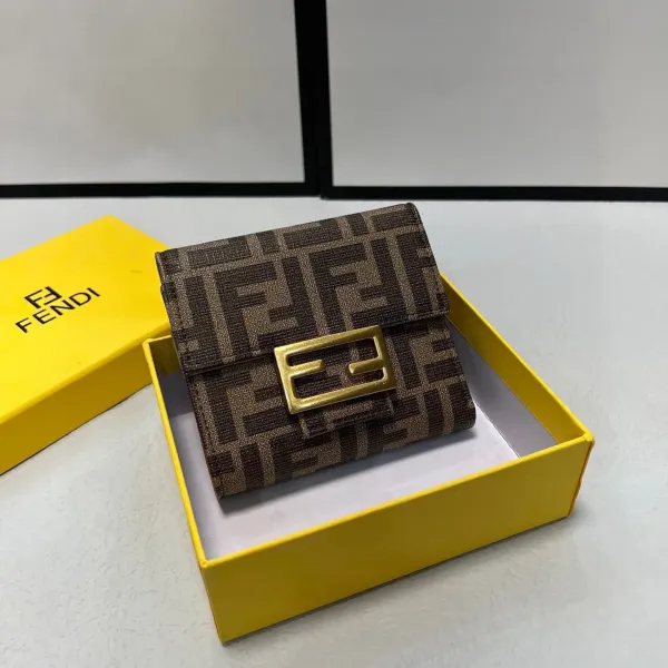 【2026】【FENDI 公式 旗艦店】フェンディ 財布 当日出荷 好評に付き再入荷!11*10cm 【2026】【FENDI 公式 旗艦店】フェンディ 財布 当日出荷 好評に付き再入荷!11*10cm