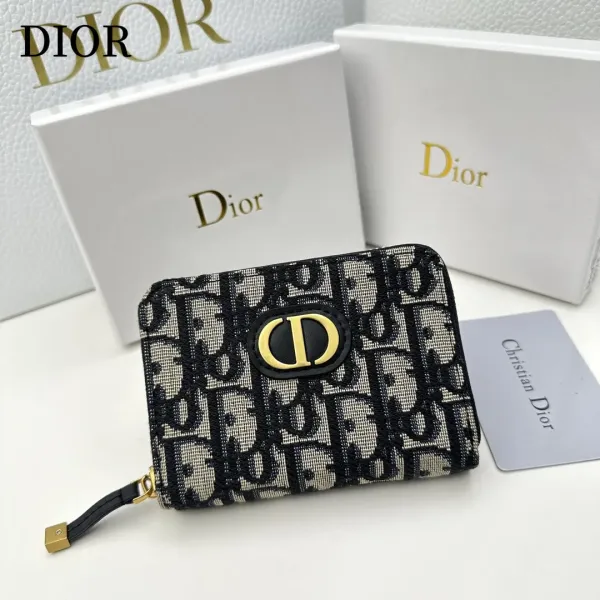 【2026】【DIOR 公式 旗艦店】ディオール 財布 当日出荷 好評に付き再入荷!12*8.5cm 【2026】【DIOR 公式 旗艦店】ディオール 財布 当日出荷 好評に付き再入荷!12*8.5cm