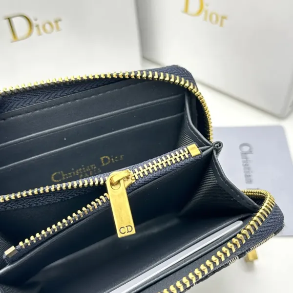 【2026】【DIOR 公式 旗艦店】ディオール 財布 当日出荷 好評に付き再入荷!12*8.5cm 【2026】【DIOR 公式 旗艦店】ディオール 財布 当日出荷 好評に付き再入荷!12*8.5cm