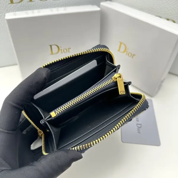【2026】【DIOR 公式 旗艦店】ディオール 財布 当日出荷 好評に付き再入荷!12*8.5cm 【2026】【DIOR 公式 旗艦店】ディオール 財布 当日出荷 好評に付き再入荷!12*8.5cm