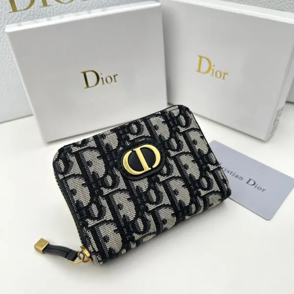 【2026】【DIOR 公式 旗艦店】ディオール 財布 当日出荷 好評に付き再入荷!12*8.5cm 【2026】【DIOR 公式 旗艦店】ディオール 財布 当日出荷 好評に付き再入荷!12*8.5cm